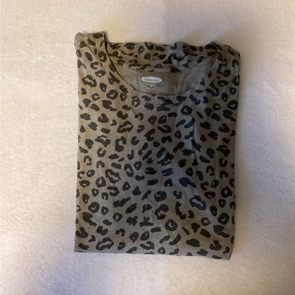Women’s Old Navy T Shirt Taupe Putty Leopard Print Everywear Short Sleeve XXL